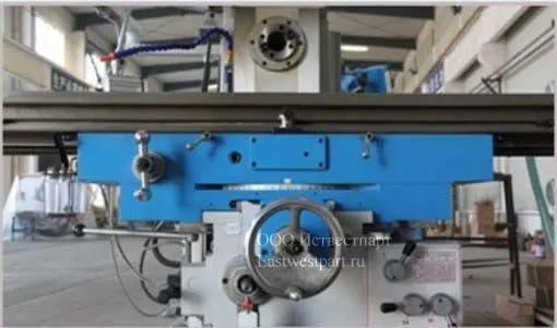 Поворот стола ±45° по шкале.