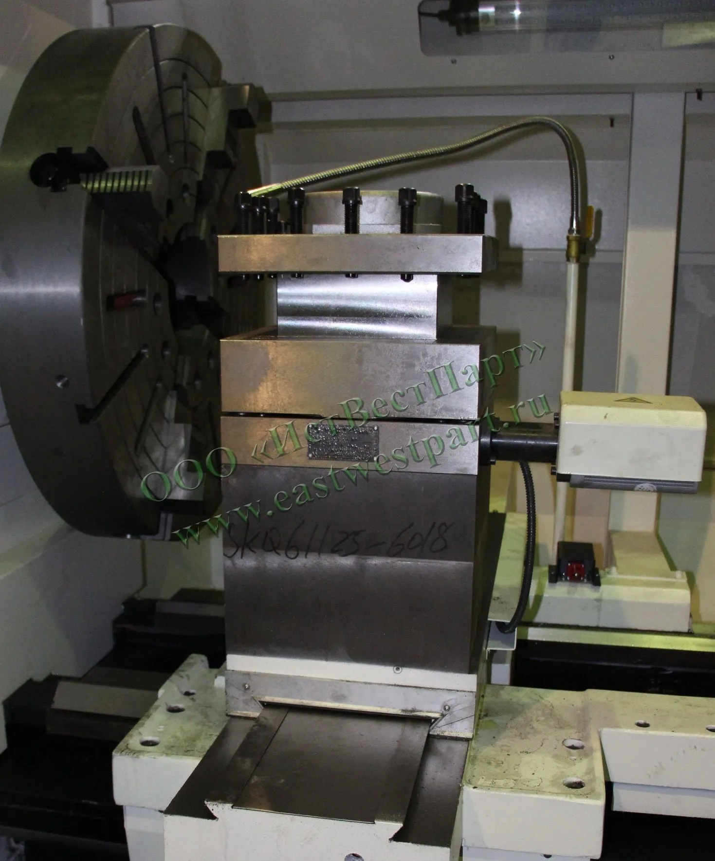  Электромеханический резцедержатель