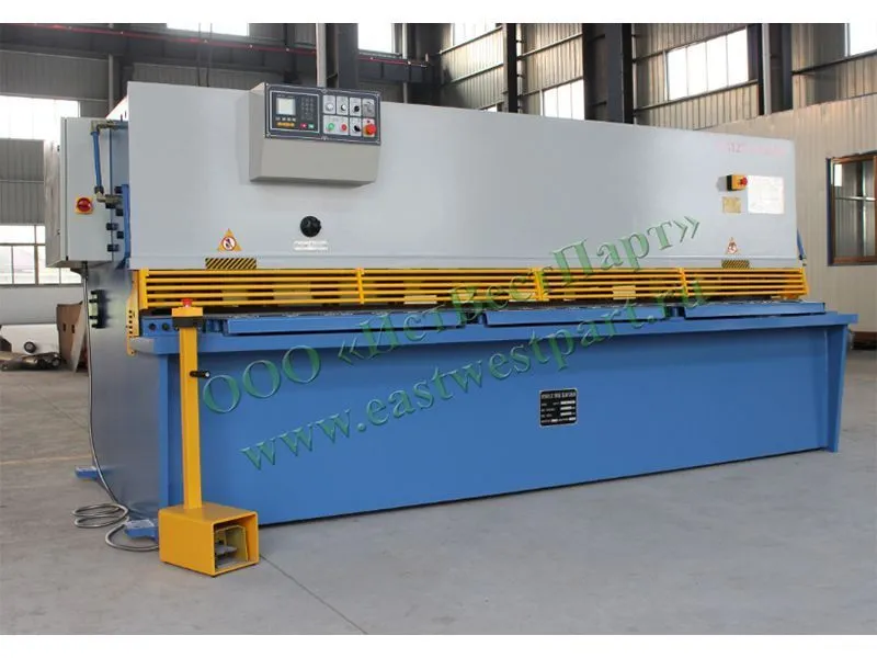 Гидравлические гильотинные ножницы прямого действия QC12K-20×4000NC