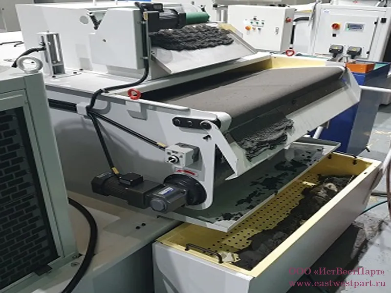  Магнитный сепаратор оснащён ленточным транспортером.