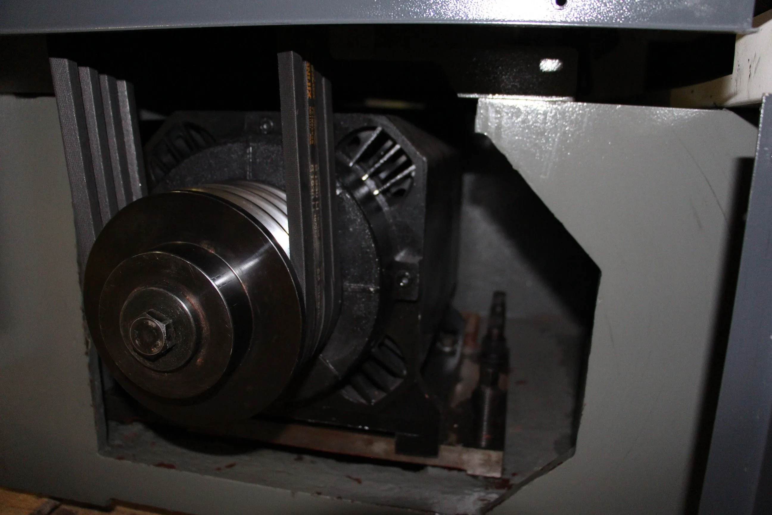  Серводвигатель шпинделя