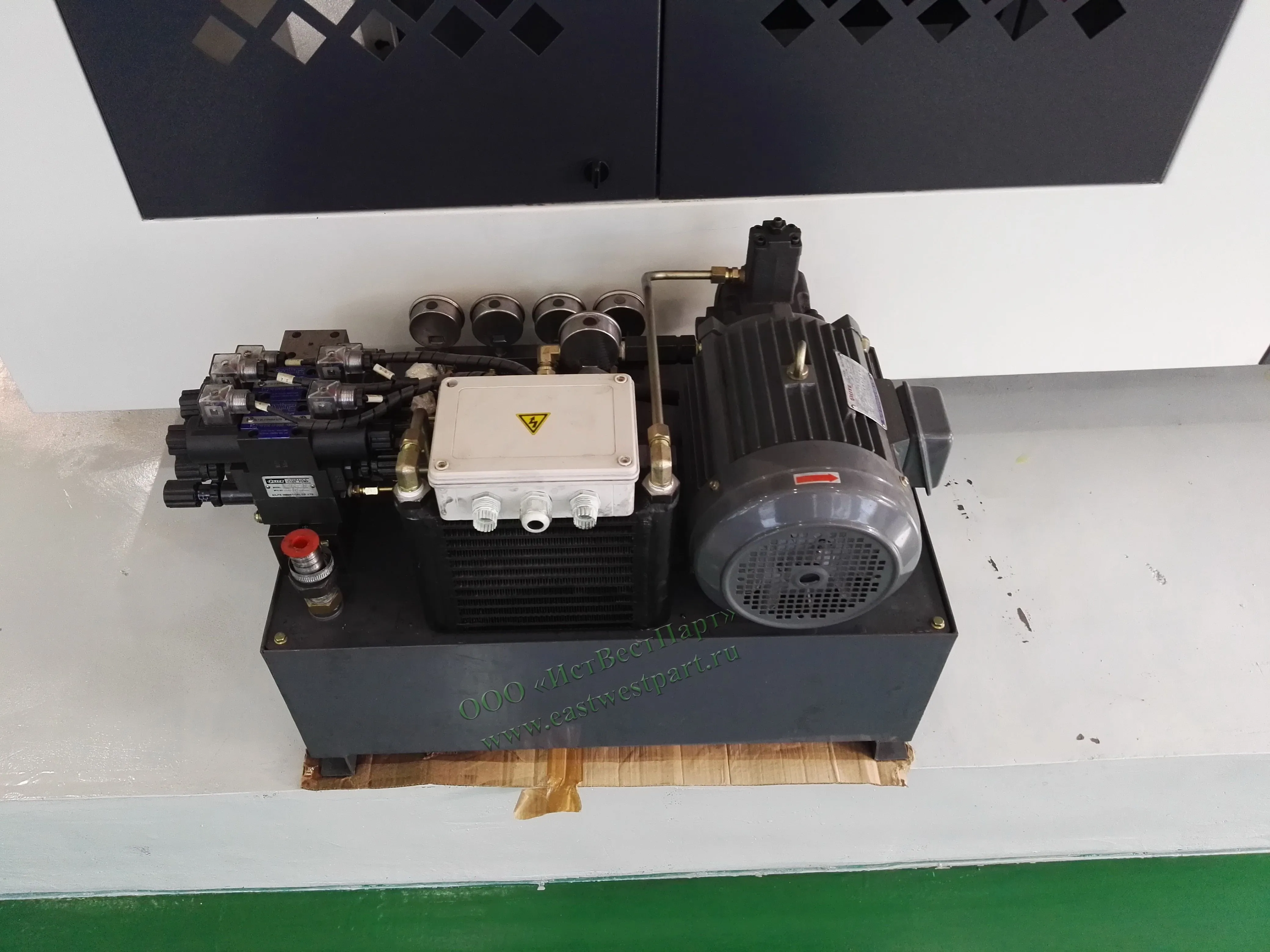  Гидравлическая задняя бабка