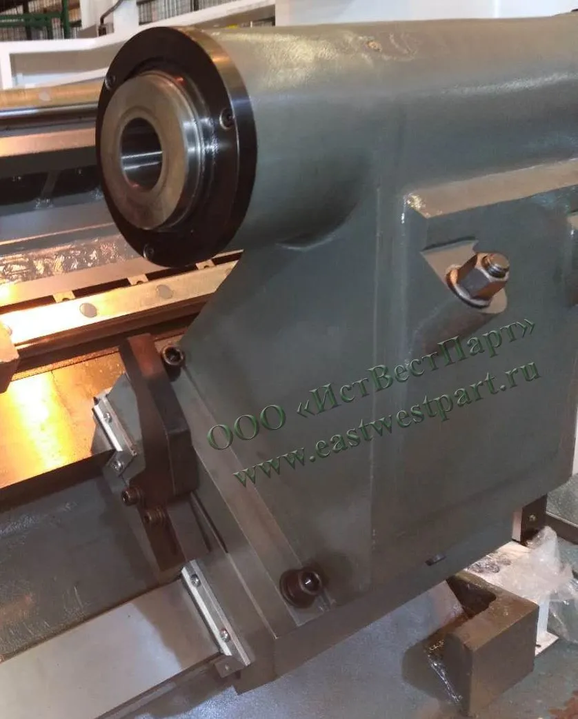  Задняя бабка